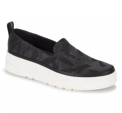 Baretraps Women's Nevin Slip On Sneaker Black Camouflage 9M